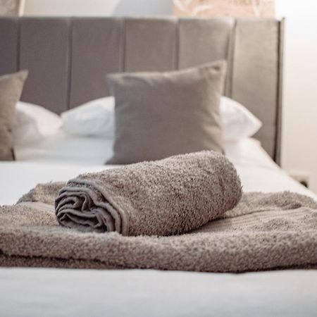 Central & Spacious, Sleeps 8, Perfect For Groups Лидс Экстерьер фото
