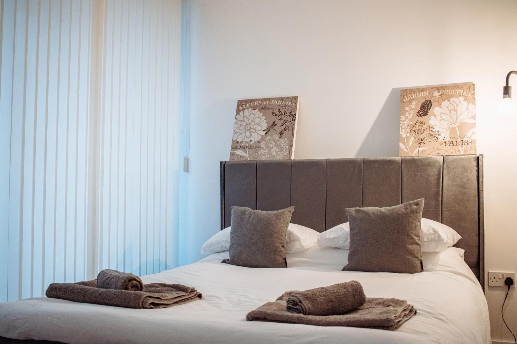Central & Spacious, Sleeps 8, Perfect For Groups Лидс Экстерьер фото