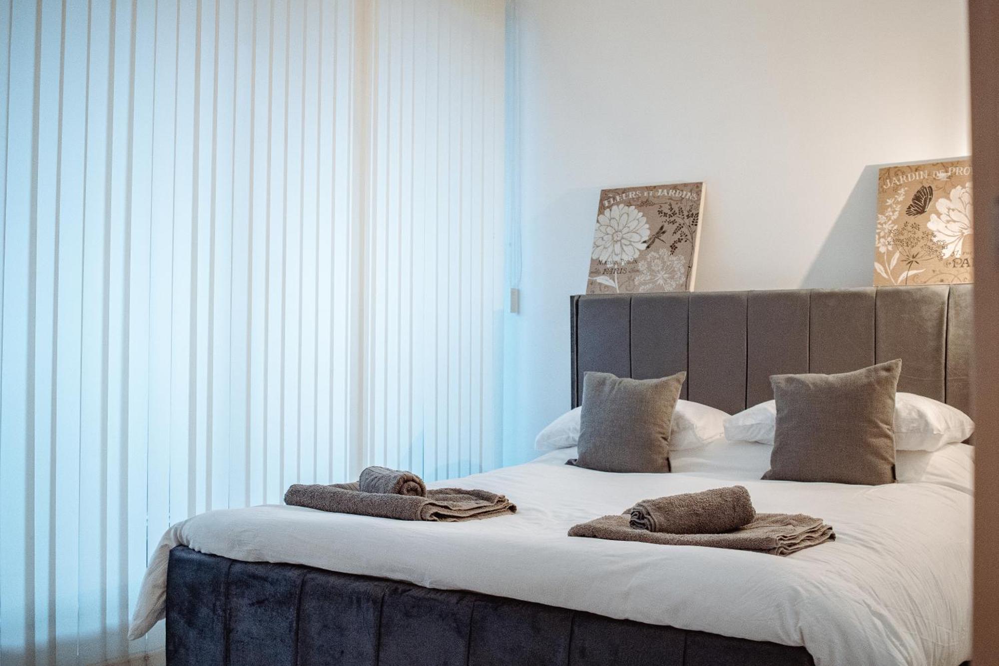 Central & Spacious, Sleeps 8, Perfect For Groups Лидс Экстерьер фото