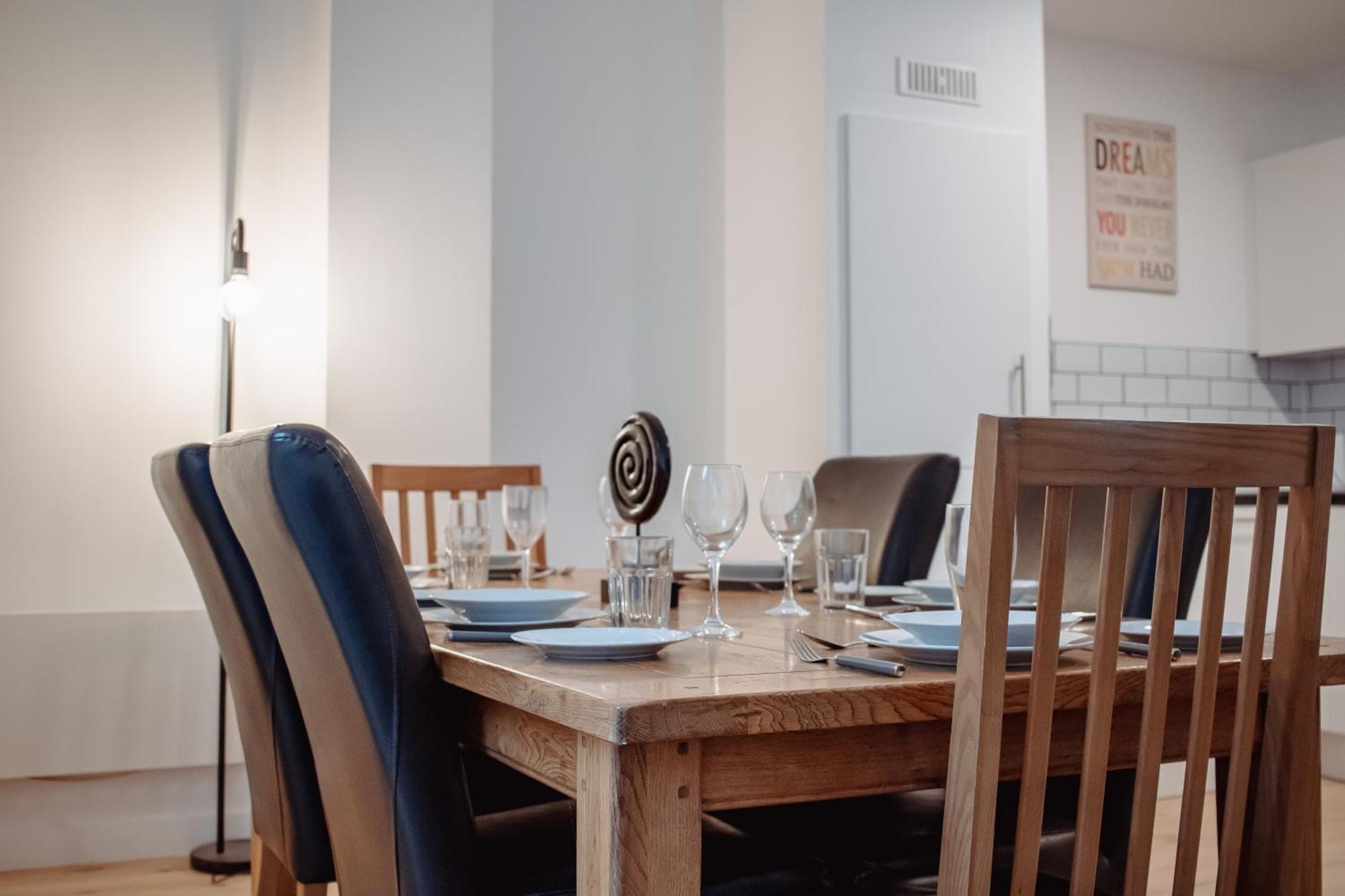 Central & Spacious, Sleeps 8, Perfect For Groups Лидс Экстерьер фото