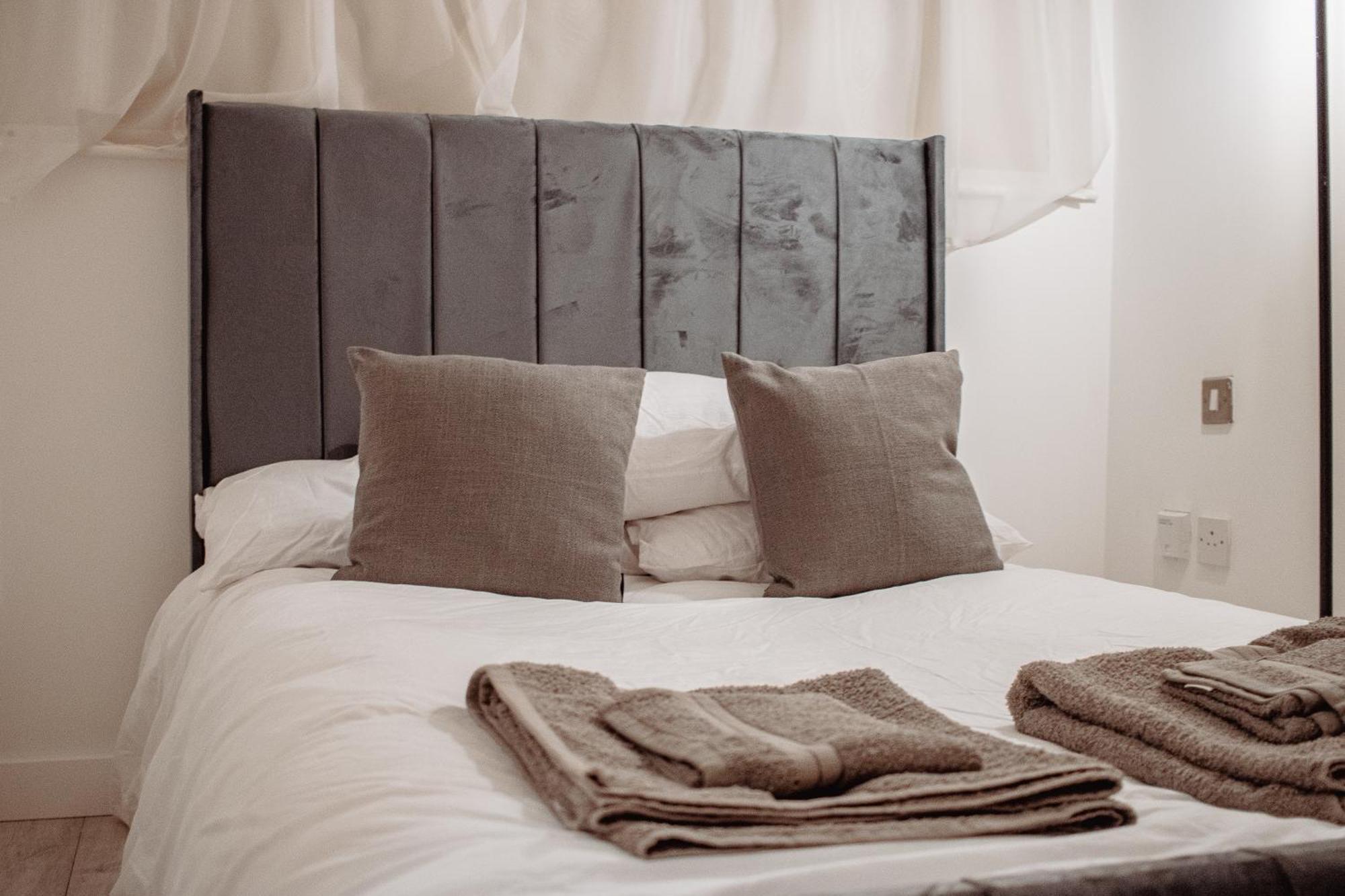 Central & Spacious, Sleeps 8, Perfect For Groups Лидс Экстерьер фото